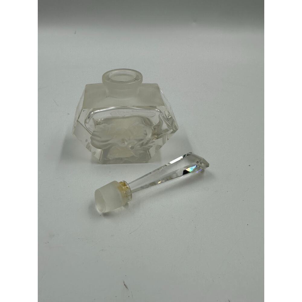 Vintage 4" Goebel U.S. Carved Intaglio Clear Glass Perfume Bottle With Stopper - Picture 2 of 3